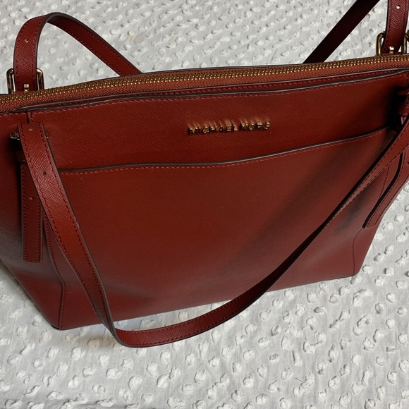 Michael Kors Shoulder Bag - Picture 16 of 16